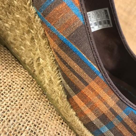 espadrilles sandals wedges open toe plaid size 7. - Picture 7 of 7